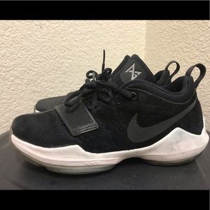 Nike Paul George Basketball Shoes (USED)